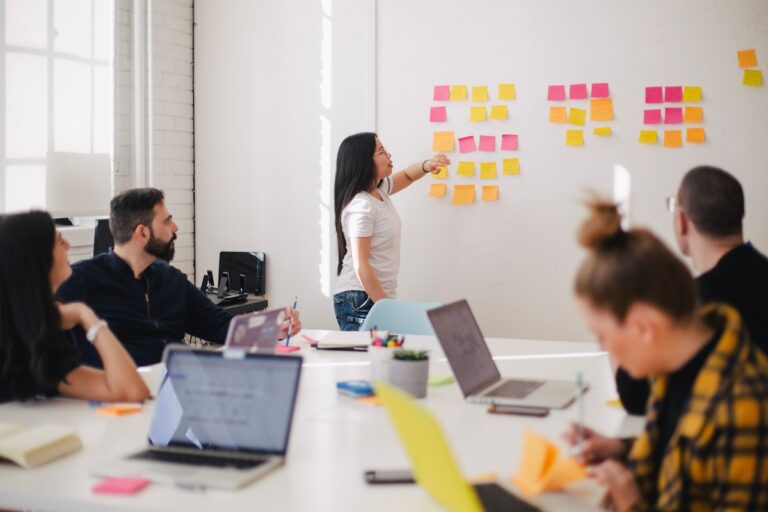 Agence spécialisée marketing digital et intelligence artificielle - About You and Co Paris